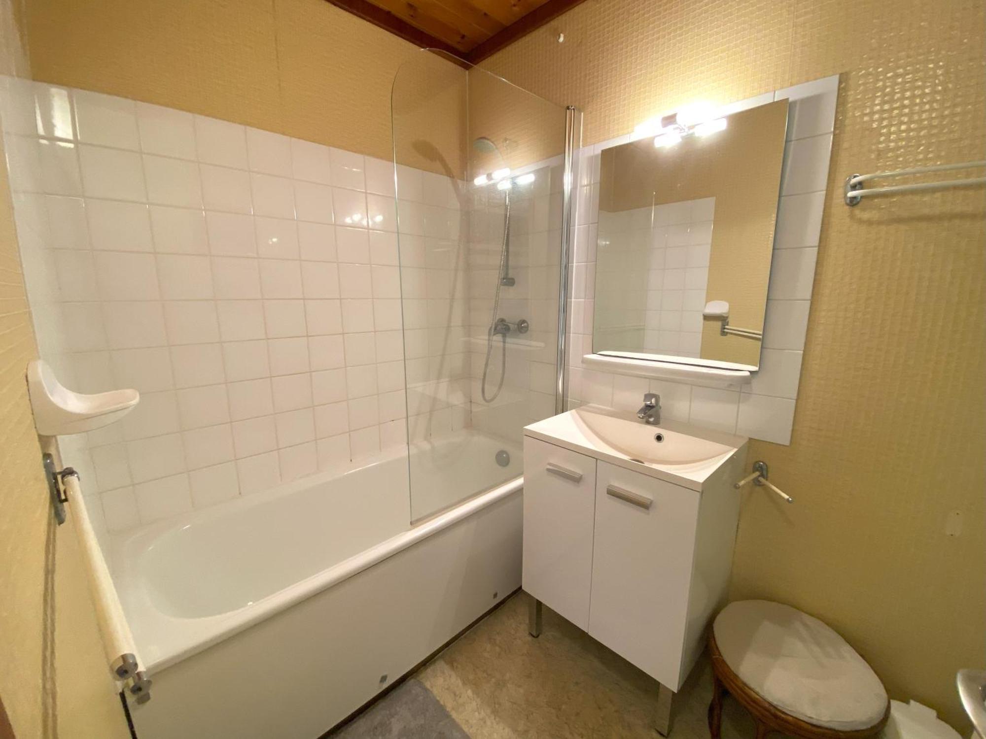 Avec Terrasse Vue De Trestraou A Perros-guirec- Ref 904 Appartement *
