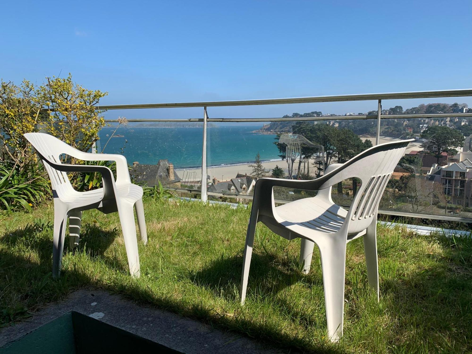 Avec Terrasse Vue De Trestraou A Perros-guirec- Ref 904 *